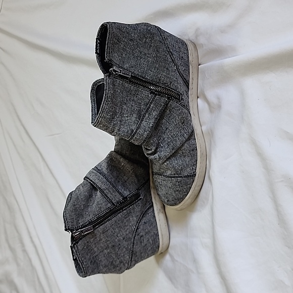 Roxy Booties - Picture 4 of 5